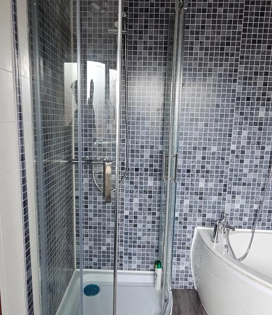 Stylish 2 Bed Room Terrace House 贝尔法斯特